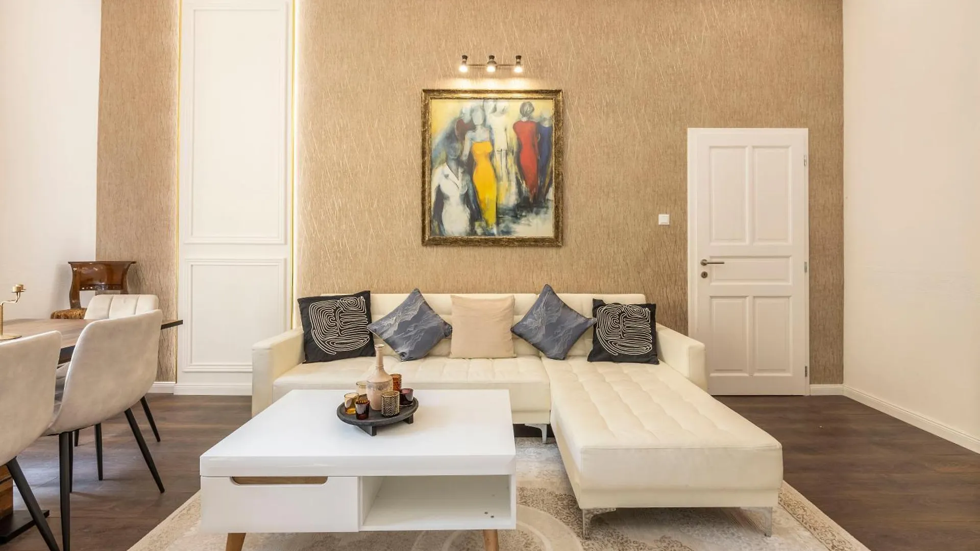Classy Quentin Dream Home In The Heart Of Budapest Apartment