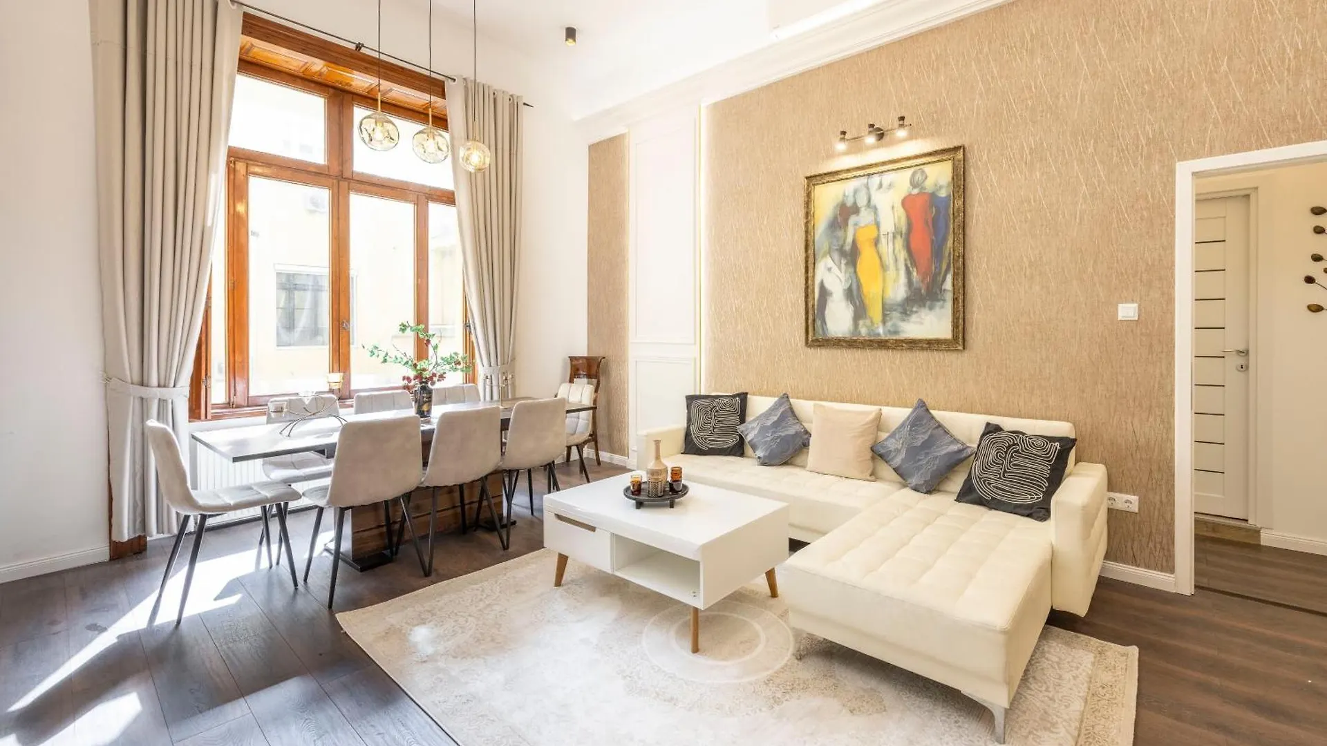 Classy Quentin Dream Home In The Heart Of Budapest Apartment